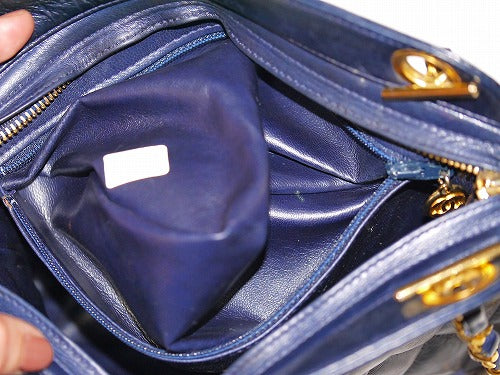 CHANELマトラッセＷチェーンショルダー（濃紺）