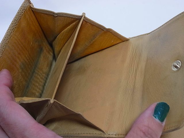 CHANELキャビア財布（ベージュ）