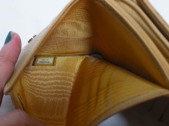CHANELキャビア財布（ベージュ）