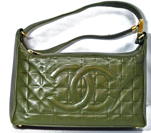 CHANELチョコバー ショルダー（深緑）