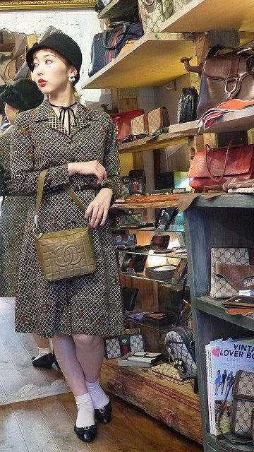 CHANEL　チョコバーショルダー（カーキ）