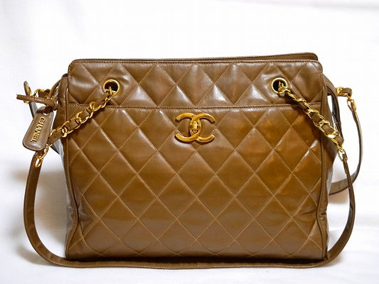 CHANELキャビアスキン巾着ショルダー（茶）