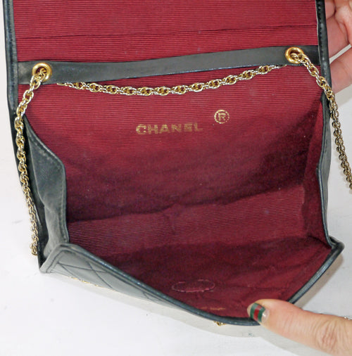 OLD CHANEL　チェーン　マトラッセ　ポシェット（黒）