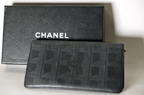 CHANEL　シグネチャー皮長財布(黒）