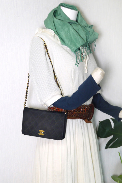 OLD CHANEL ＜訳あり＞定番スエードチェーンショルダー（黒）