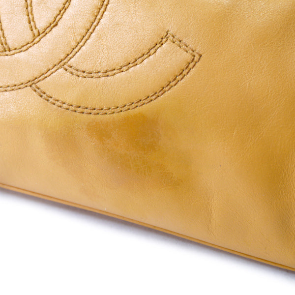 OLD CHANEL<訳あり＞ラム革トートバッグ（黄）