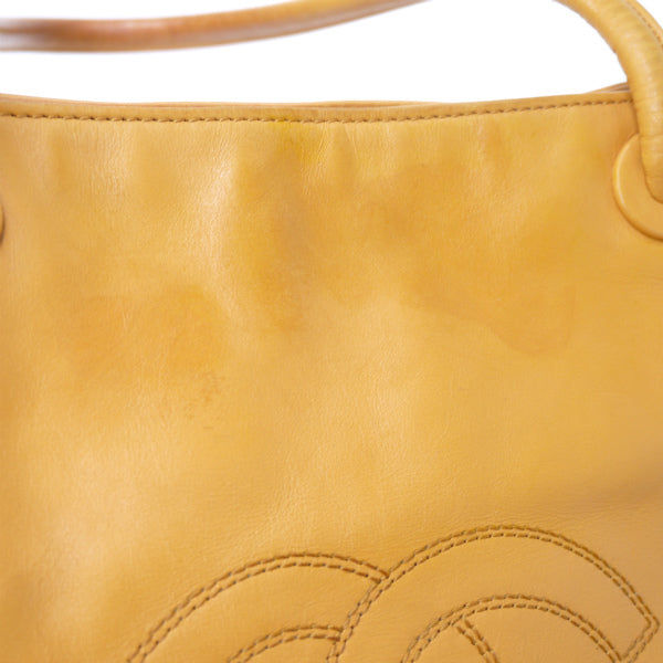 OLD CHANEL<訳あり＞ラム革トートバッグ（黄）