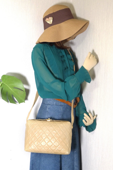 OLD CHANEL ＜訳アリ＞ベージュ マトラッセ  ショルダー