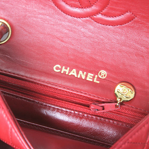 OLD CHANEL マトラッセ定番チェーンショルダー（赤）