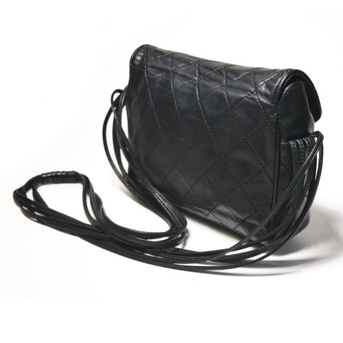 CHANELラムマトラッセ　ショルダー（黒）
