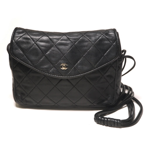 CHANELラムマトラッセ　ショルダー（黒）