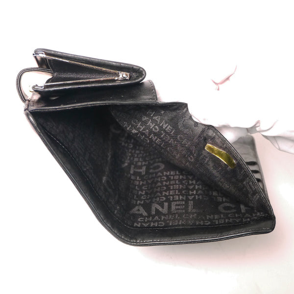 CHANEL　アイコン型押し長財布（黒）