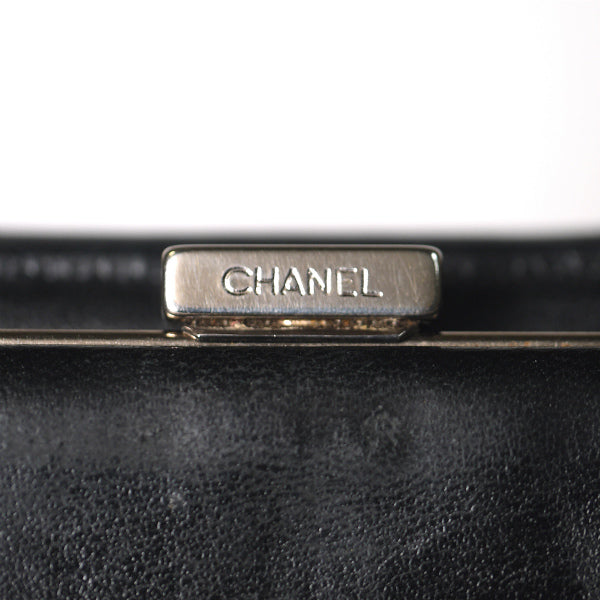CHANEL　アイコン型押し長財布（黒）