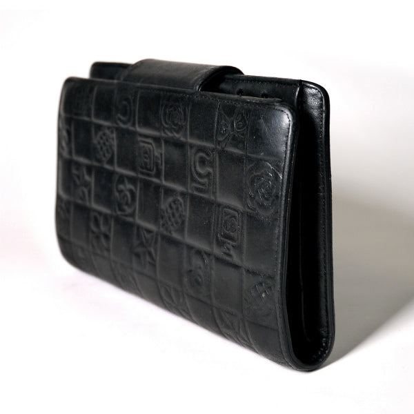 CHANEL　アイコン型押し長財布（黒）