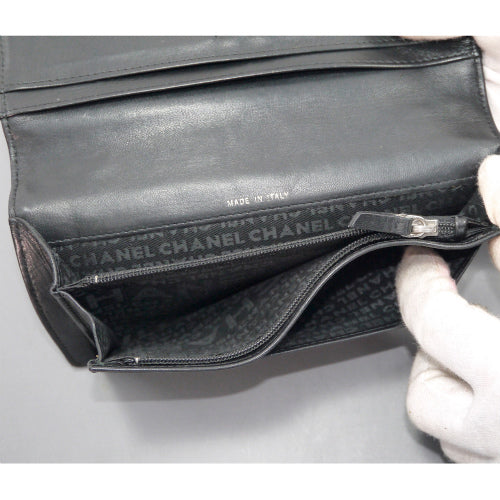 CHANEL　アイコン型押し長財布（黒）