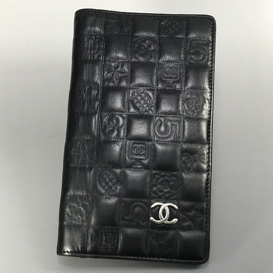 CHANEL　アイコン型押し長財布（黒）