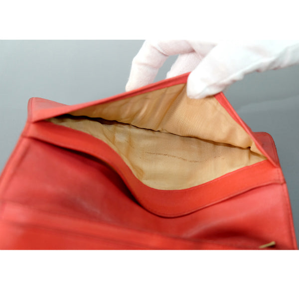 CHANEL　アイコン型押し長財布（赤）