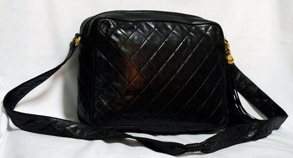 CHANEL　黒フリンジショルダー
