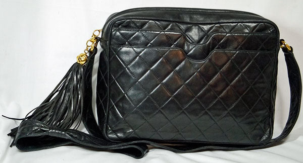 CHANEL　黒フリンジショルダー