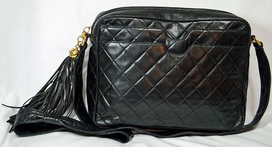 CHANEL　黒フリンジショルダー