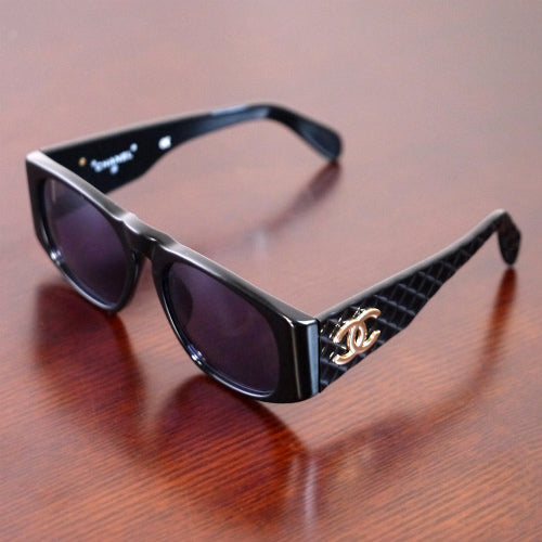CHANEL マトラッセサングラス（黒）