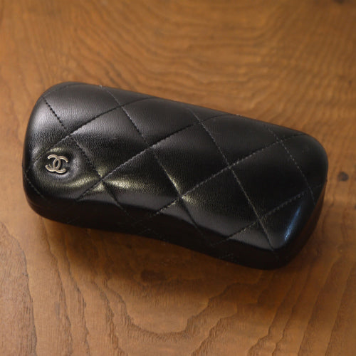 CHANEL ケース付！アイコン サングラス（グレージュ）