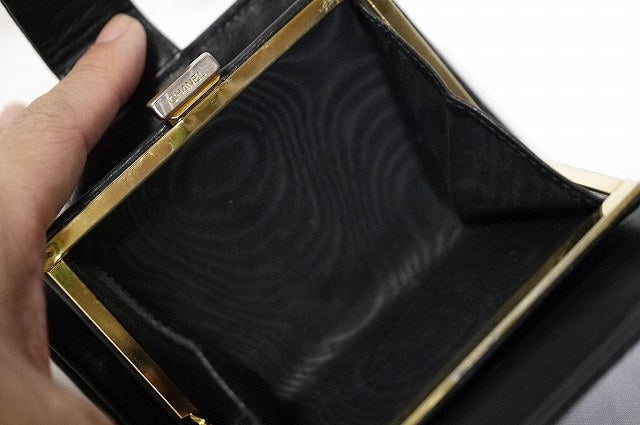 OLD CHANEL　キャビア 財布（黒）