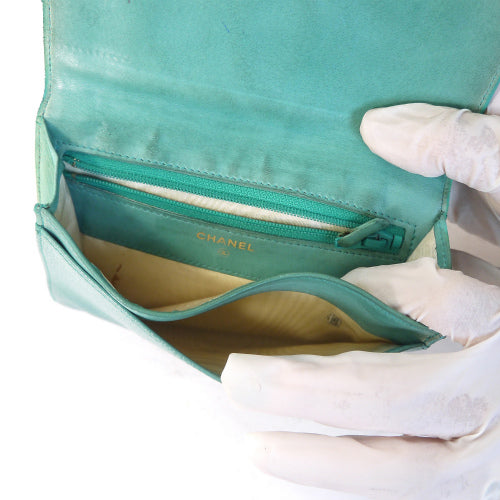 OLD CHANEL  ＜訳アリ＞ キャビアスキンココマークステッチ折財布（水色）