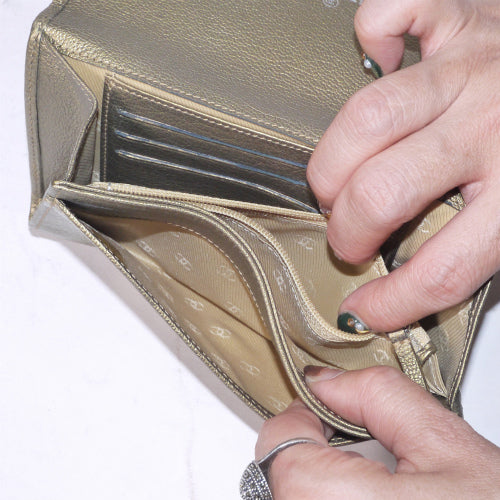 CHANEL 本革 シャンパンゴールド長財布