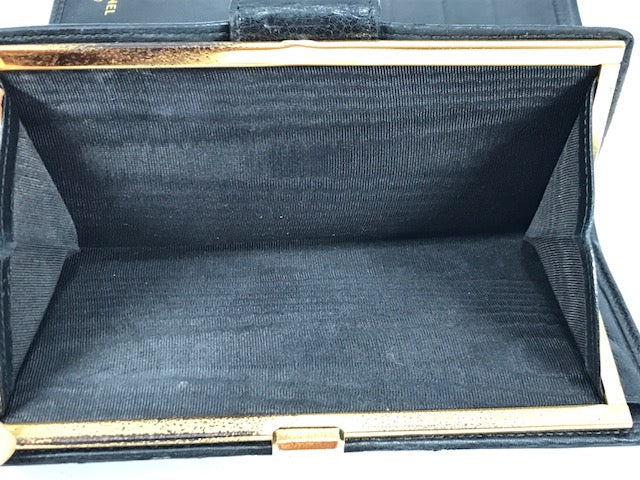 OLD CHANEL　マトラッセがま口長財布（キャビアスキン/黒）