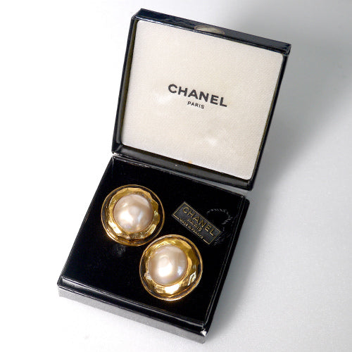 CHANEL　イヤリング（ゴールド　大パール）