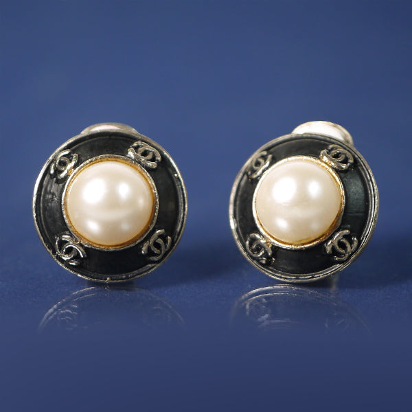 OLD CHANEL　モノトーンイヤリング（ココマーク）