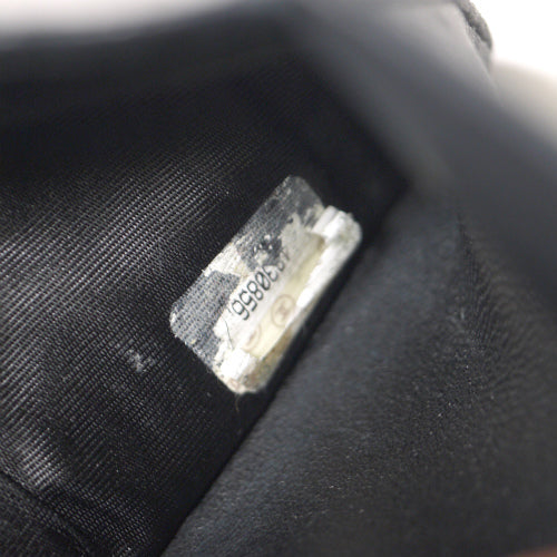 OLD CHANEL ラムスキン２つ折れ財布（大ココ・黒）