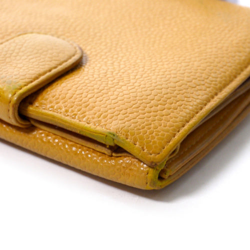 CHANEL　2つ折れ財布キャビアスキン（イエローオレンジ）