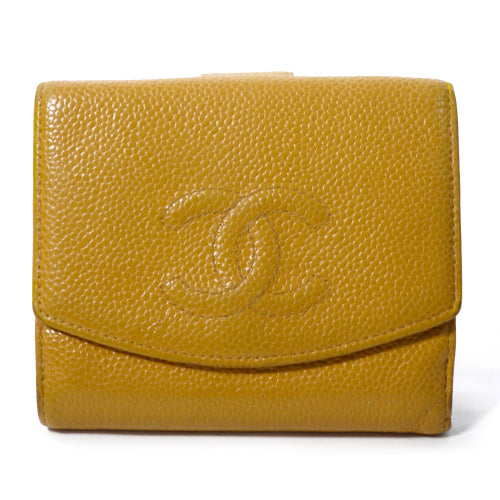 CHANEL　2つ折れ財布キャビアスキン（イエローオレンジ）