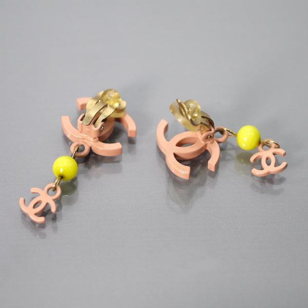 CHANEL　Wココマーク スイングイヤリング（ピンク）