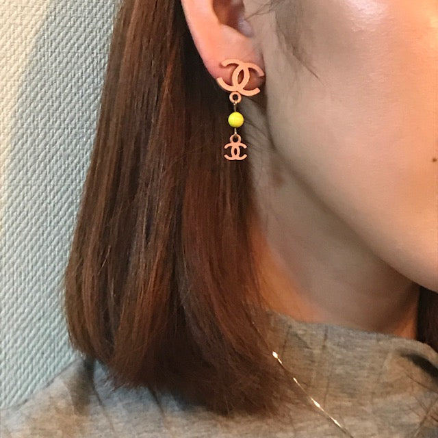 CHANEL　Wココマーク スイングイヤリング（ピンク）