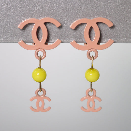 CHANEL　Wココマーク スイングイヤリング（ピンク）