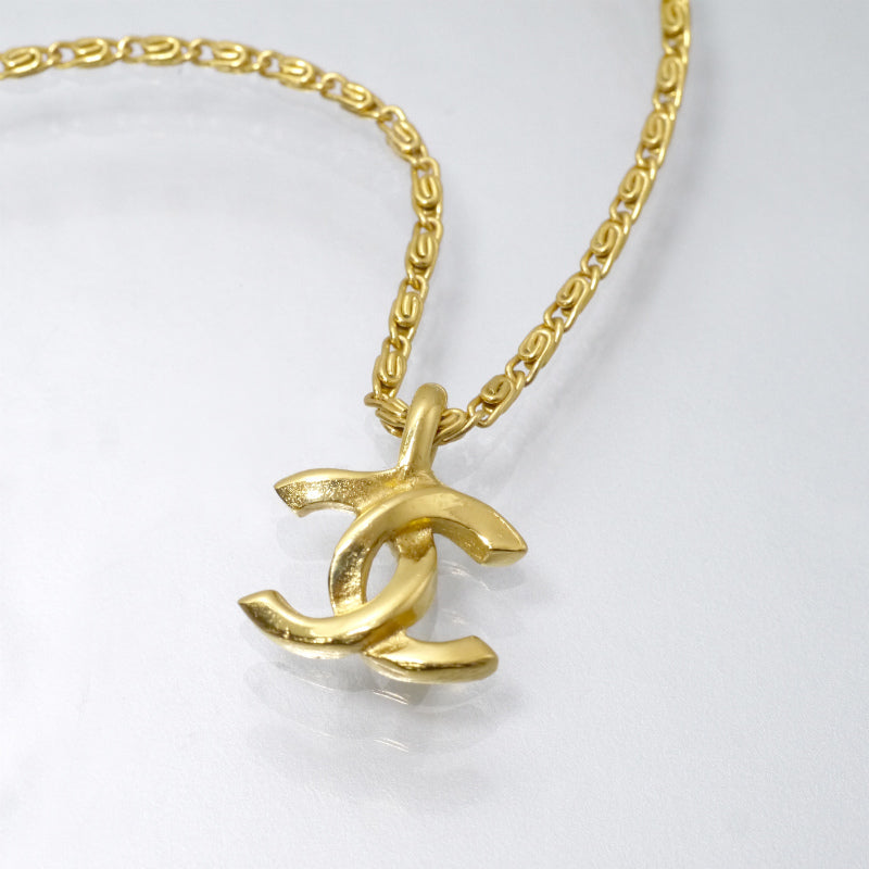 OLD CHANEL 1982年刻印 ココマークネックレス（ゴールド）