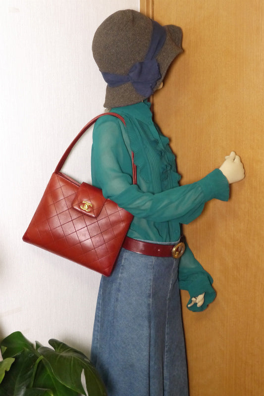 OLD CHANEL　マトラッセハンドバッグ（赤）