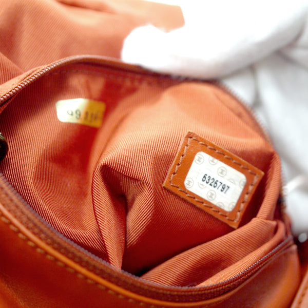 OLD CHANEL　ココマークステッチ総革ショルダー（オレンジ）