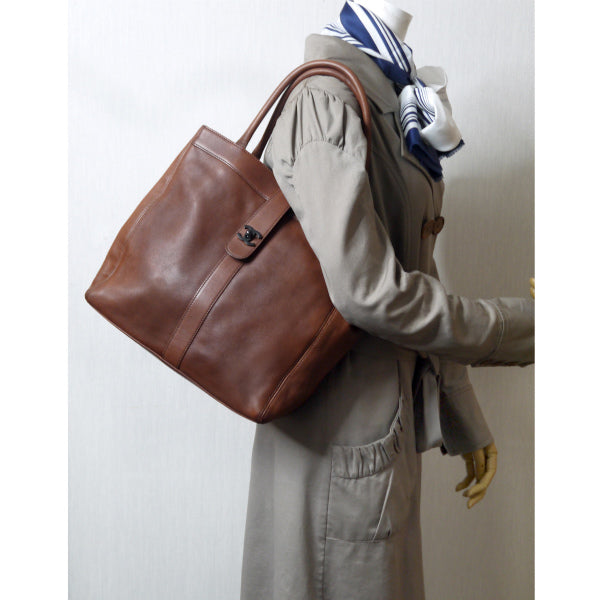 OLD CHANEL　スクエア総革製トートバッグ（茶）