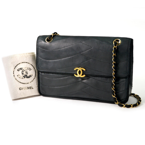 OLD CHANEL 波型ステッチ Wチェーンバッグ（黒/ラムスキン）