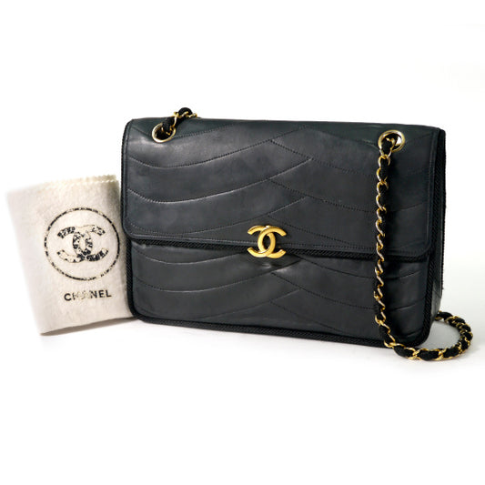OLD CHANEL 波型ステッチ Wチェーンバッグ（黒/ラムスキン）
