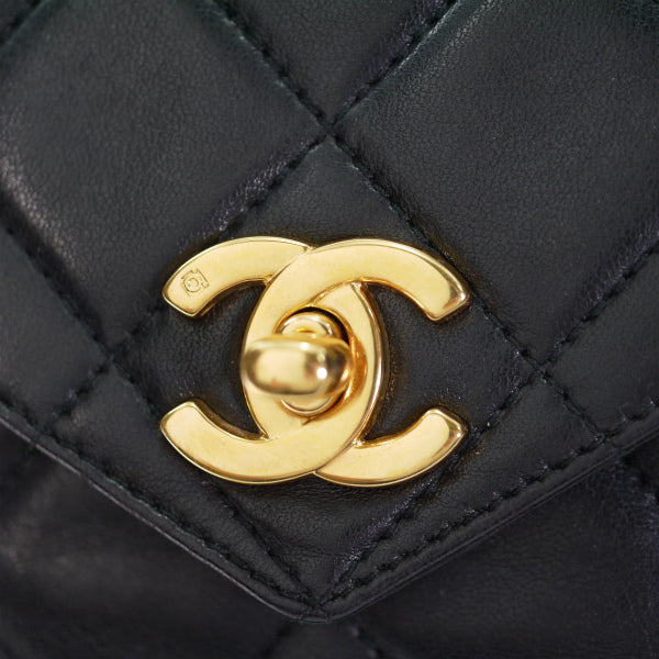 OLD CHANEL　マトラッセ スクエアワンショルダー（黒/ラムスキン）