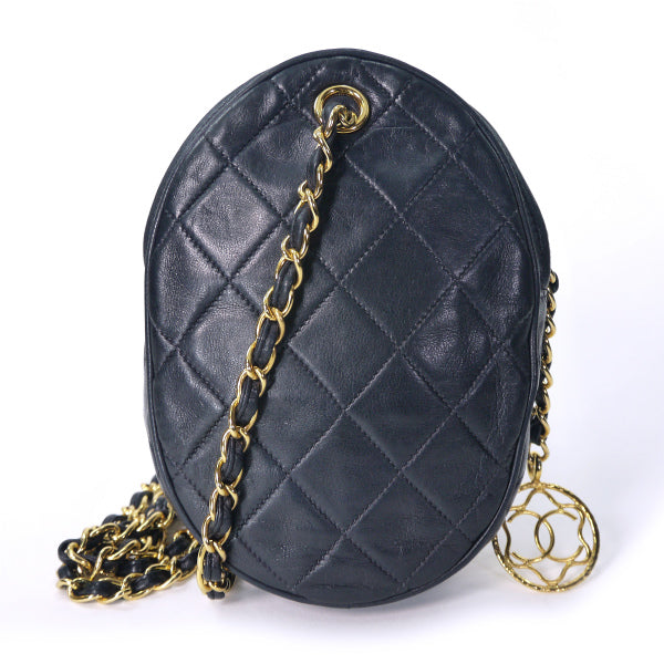 OLD CHANEL　チャーム付マトラッセ 楕円型ミニチェーンショルダー（黒）