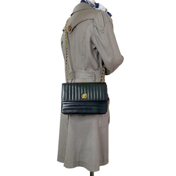 OLD CHANEL マドモアゼルステッチ チェーンバッグ（黒）