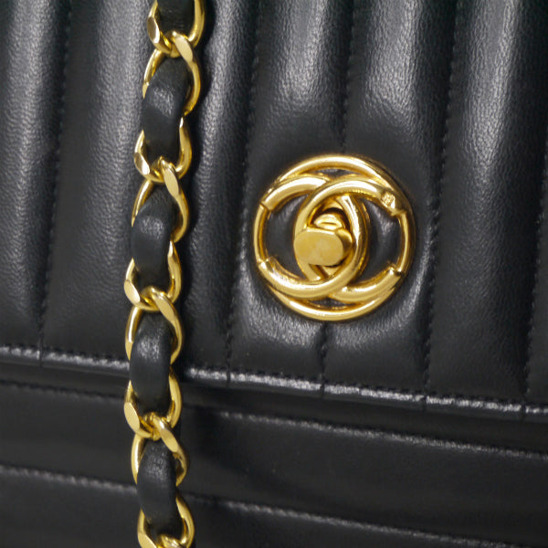 OLD CHANEL マドモアゼルステッチ チェーンバッグ（黒）