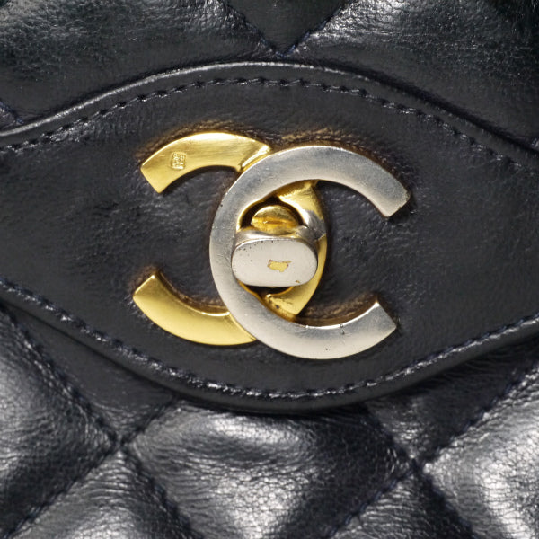 OLD CHANEL 80s パリ限定デザインフラップチェーンバッグ（黒/ラムスキン）
