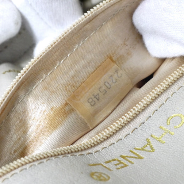 OLD CHANEL　マトラッセ半円フリンジチェーンバッグ（アイボリー）